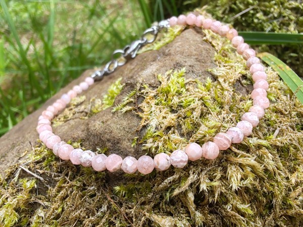 "Něžný Léčitel Srdce" - náramek rodochrozit broušené kuličky