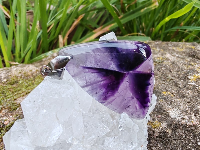 "Galaxie Klidu" - přívěsek Hvězdný ametyst, kabošon *1