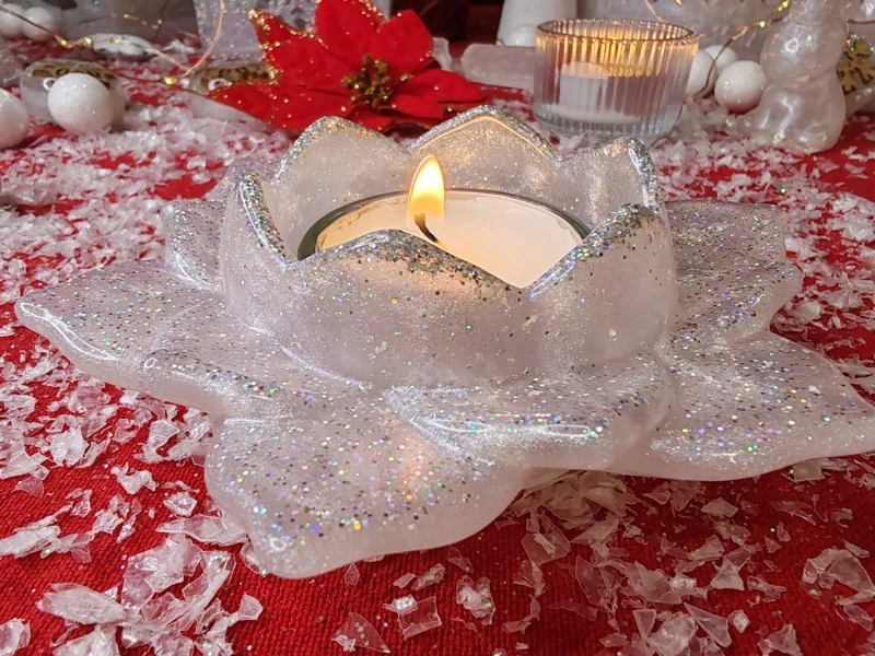 "Tichá Zář Srdce" - něžně sněžný orgonitový svícen