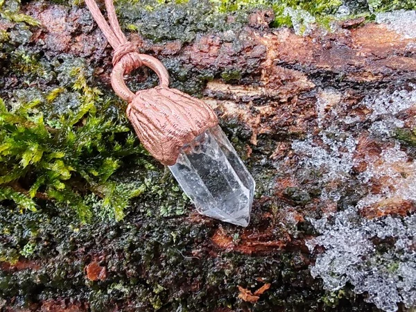 Amulet "Duchovní pomocník" lemurský krystal, surový křišťál + dárková krabička