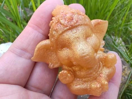 Orgonitový Ganesha "Zlatý úspěch" – Měď, Křišťál & Duhové odlesky