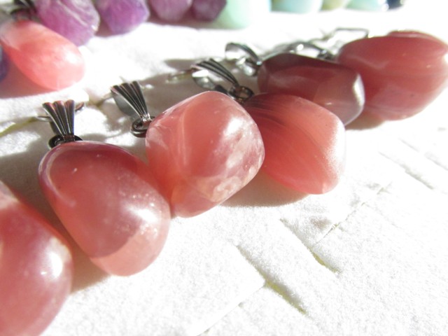 Přívěsek Rodochrozit - Všezahrnující láska