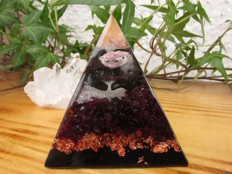 Orgonitová pyramida - Aktivace 1. čakry "Počátek & Ukotvení & Kořeny"