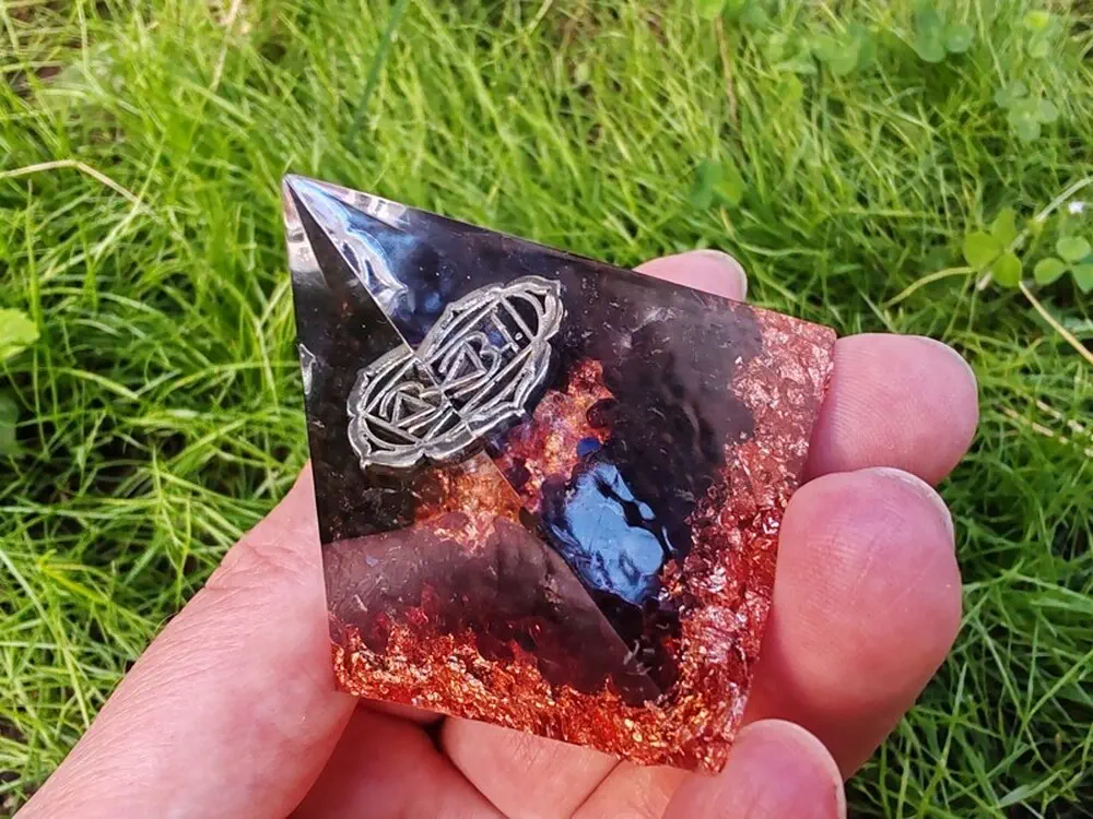 Orgonitová pyramida "Já jsem" - kořenová čakra