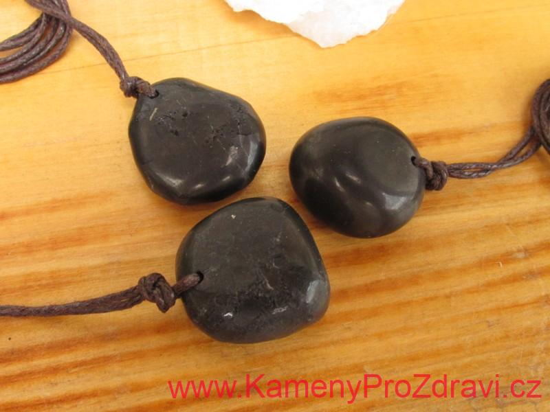 Dárek k nákupu nad 1.200,- Přívěsek Šungit - Ochránce před negativní energií a elektrosmogem - Střední
