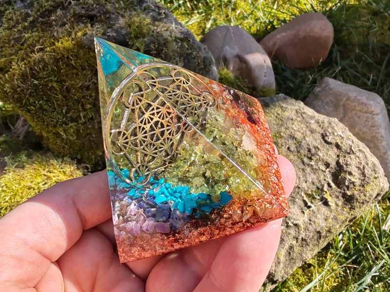 Orgonit "Pod ochranou archanděla Metatrona", dosah cca 6  metrů