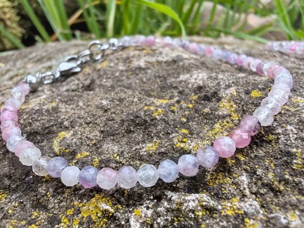 "Šepot Jednorožce" - náramek Kámen jednorožců - Unicorn stone, broušené kuličky
