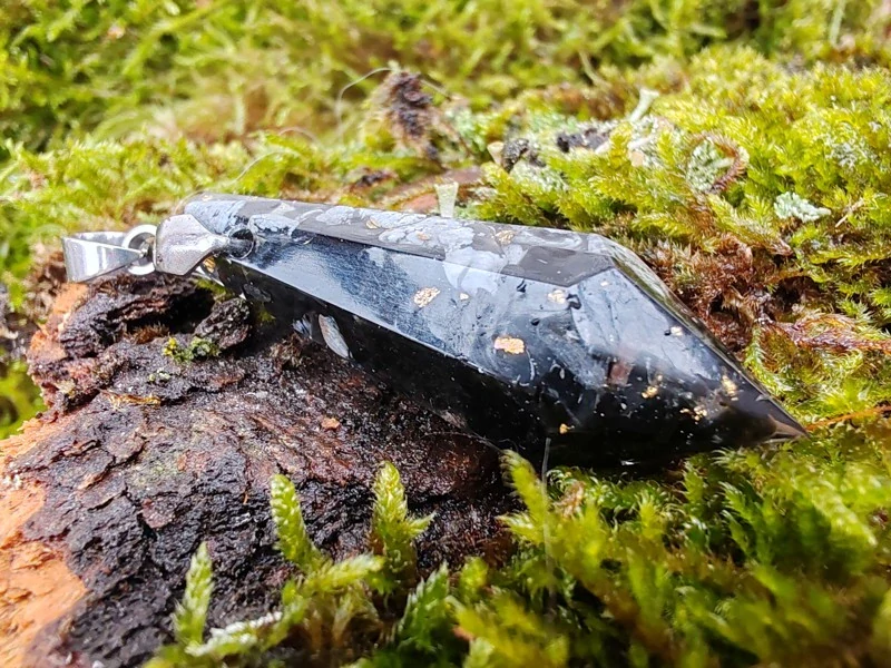 Orgonitový amulet a kyvadlo 2v1 – Černý turmalín, Šungit a Zlato