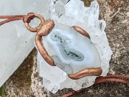 Přívěsek galvanoplastika „Sluneční brána“ – Solar quartz v patinované mědi
