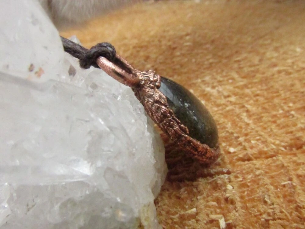 Amulet  Ochrany - Černý sluneční kámen