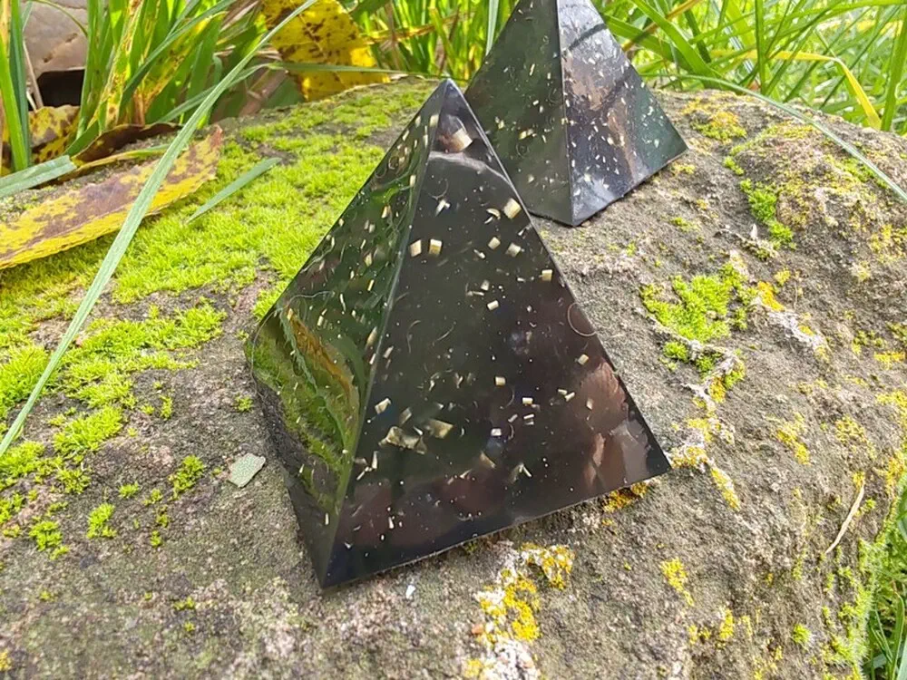 Orgonitová pyramida - Šungit 4x4cm