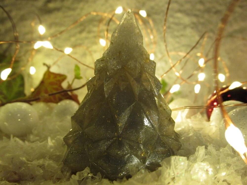 Vánoční orgonitový stromeček - Duhově stříbrný s vločkami pravého zlata