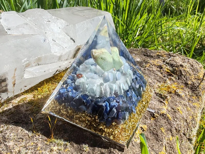 Orgonitová pyramida "Sebevědomí & Rozhodnost pro Ryby"
