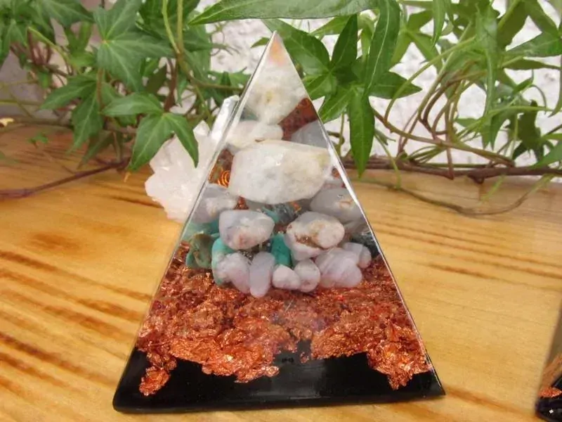 Orgonitová pyramida - Aktivace 5. čakry "Telepatie & Komunikace & Tvořivost"