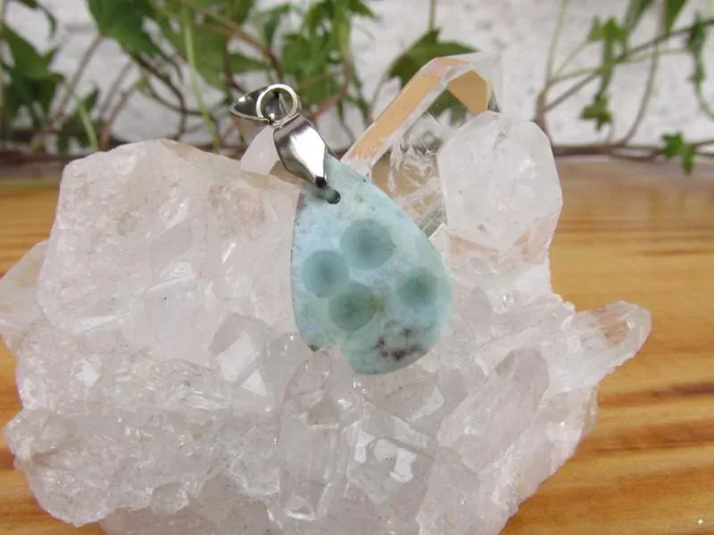 Přívěsek larimar "Z radosti delfínů"#03