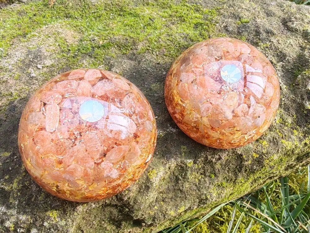 "Naplněná sluncem" orgonitová polokoule, sluneční kámen, citrín, měď