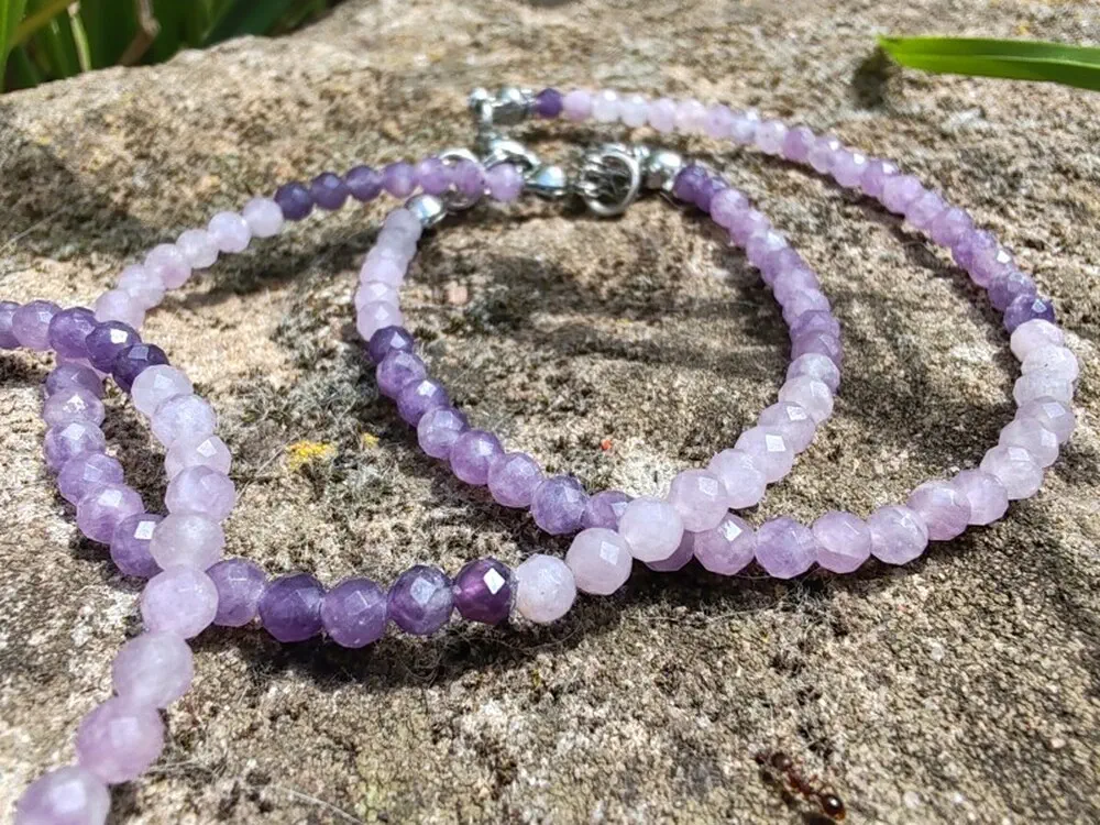 "Spojení se Světlem" náramek fialový angelit, broušené kuličky