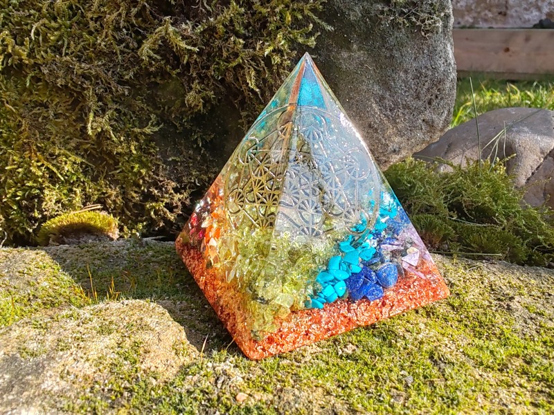 Orgonit "Pod ochranou archanděla Metatrona", dosah cca 6  metrů