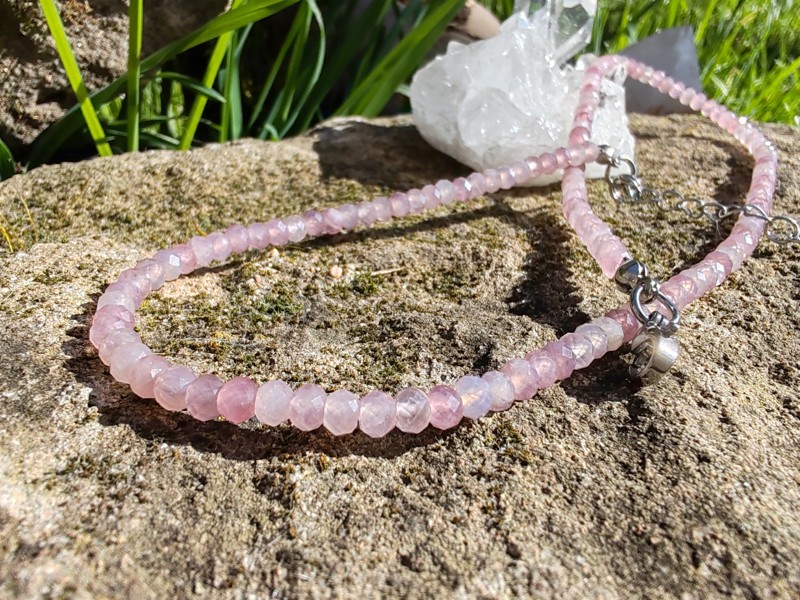 "Pro věčnou lásku" náhrdelník Růženín z Madagaskaru broušené rondelky