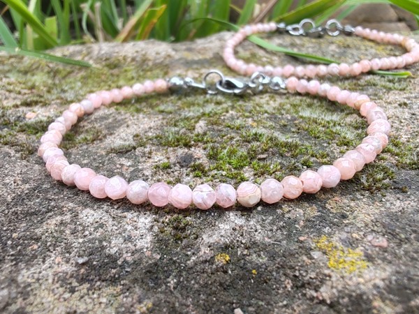 "Něžný Léčitel Srdce" - náramek rodochrozit broušené kuličky