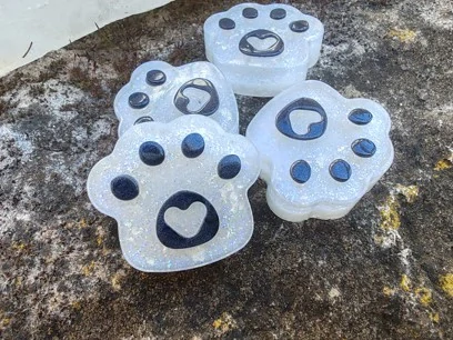 Ochranný orgonit Talisman Tlapička – Vílí třpyt a šungit