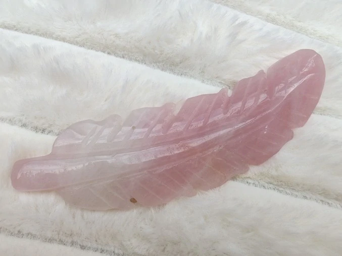 Vyřezávané růženínové pírko - Talisman lásky, něhy a aromaterapie *2
