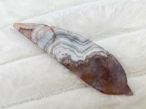 Pírko z ametystového achátu – Andělský talisman harmonie, vhledu a bezpečí *6