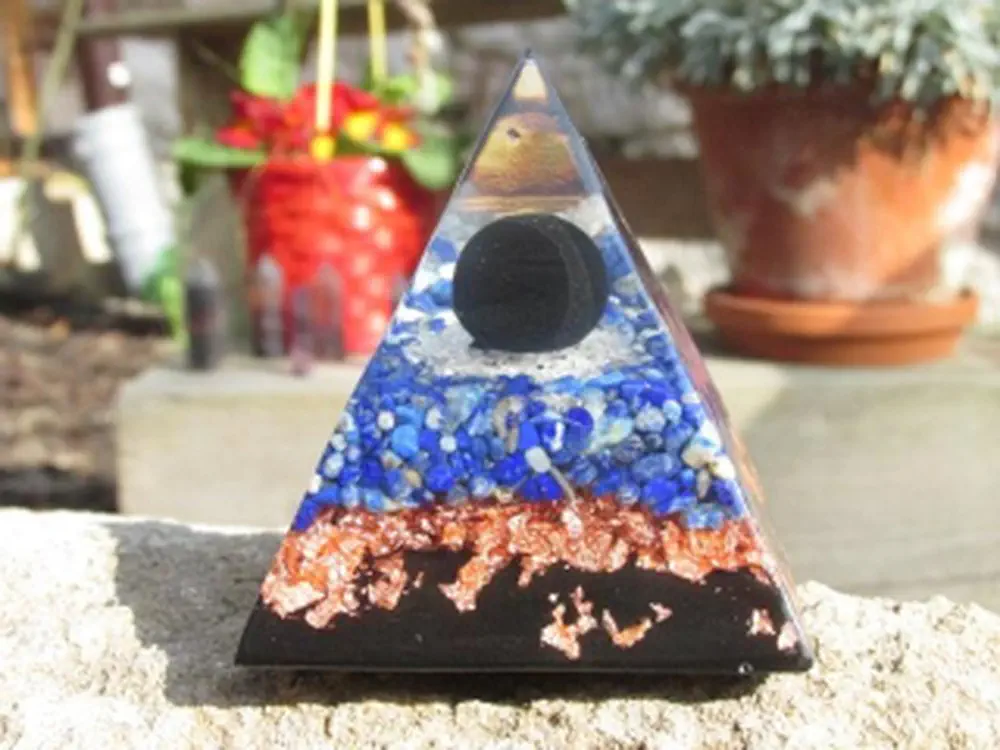 "Otevři se novým energiím" orgonit pyramida, dosah cca 5 metrů