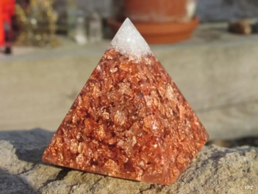 "Čistá láska" orgonit pyramida, dosah cca 6 metrů