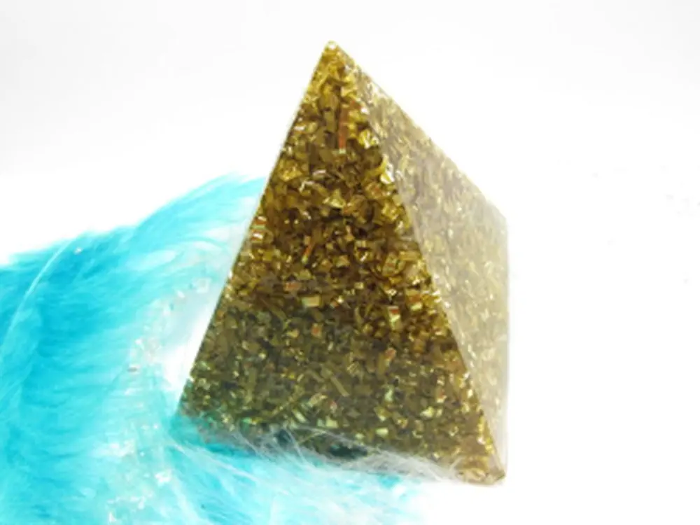 DÁREK k nákupu - Orgonitová pyramida ve své nejčistější podobě 6x6cm