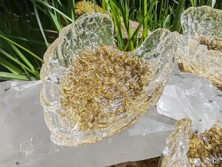 Orgonitová andělská křídla čirá - mistička na očistu kamenů a šperků