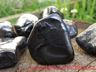 Šungit tromlovaný volný leštěný, 20-25g