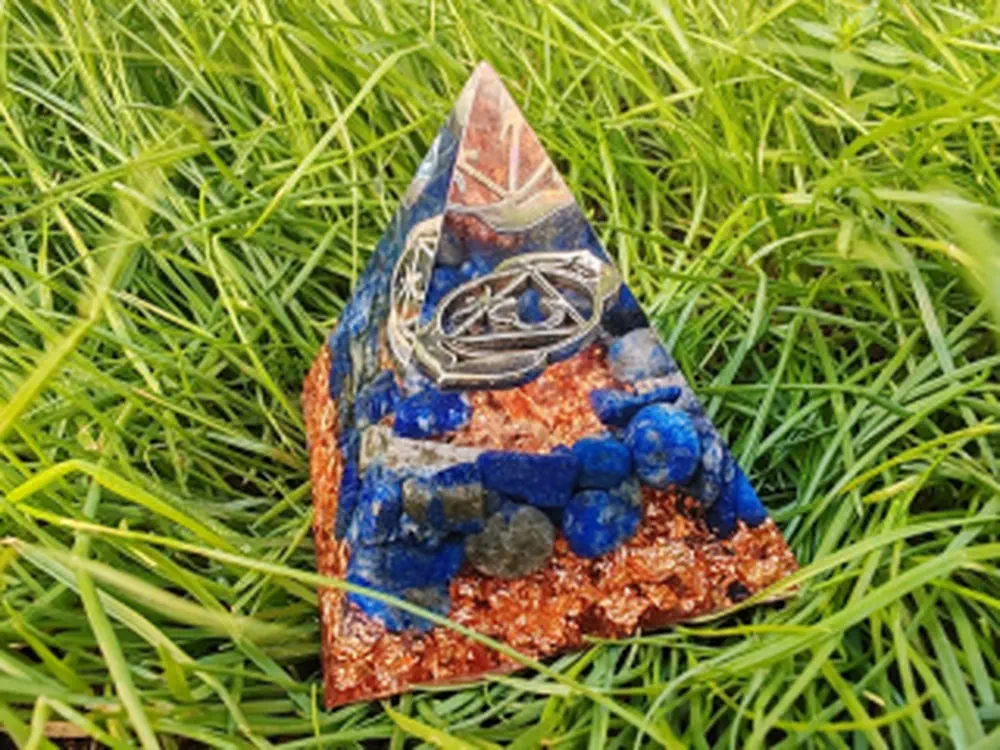 Orgonitová pyramida "Já vidím" - čakra třetího oka