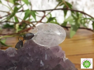 "Léčitel těla, mysli a duše" Přívěsek turmalín v křišťálu *025