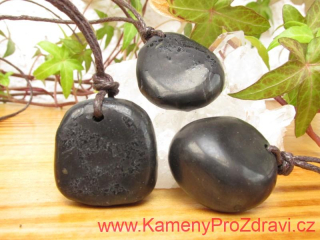 Dárek k nákupu nad 1.200,- Přívěsek Šungit - Ochránce před negativní energií a elektrosmogem - Střední