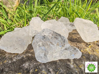 "Čistá Esence" - surový křišťál, vyberte si hmotnost podle sebe