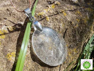 "Kapka čistoty" - přívěsek křišťál kabošon *1