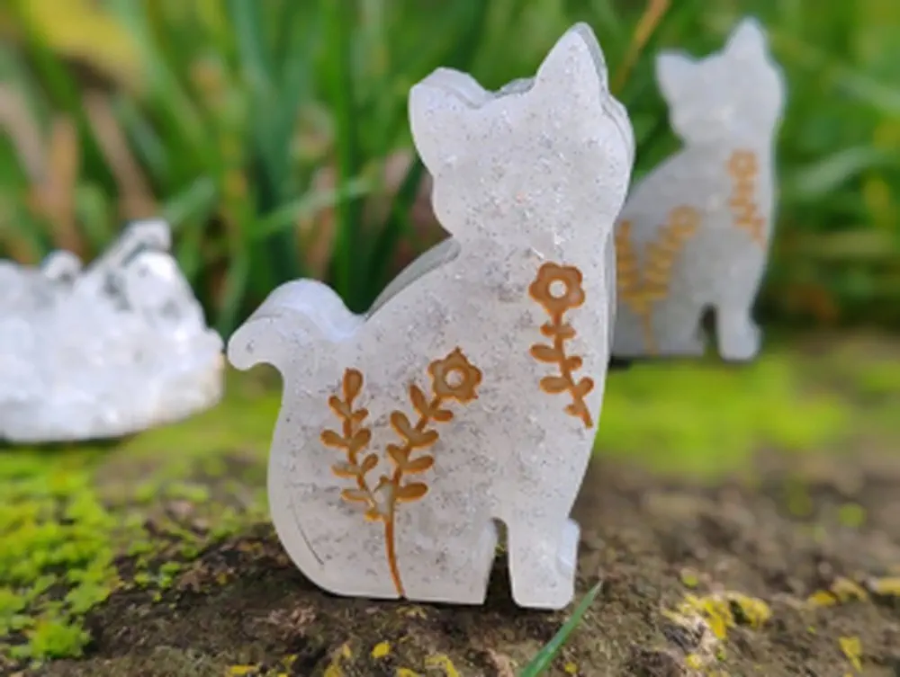 "Strážkyně Tichých Přání" něžně sněžná orgonitová kočka