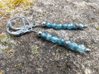 Velejemné náušnice z modrého kyanitu „Hlas intuice“ (Nerezová ocel)