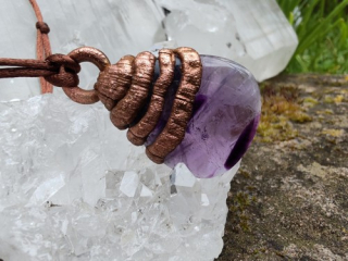 "Strážce Nočního Klidu" Amulet Hvězdný ametyst galvanoplastika